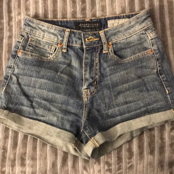 high waisted denim shorts (ripped) - Picture 4 of 6